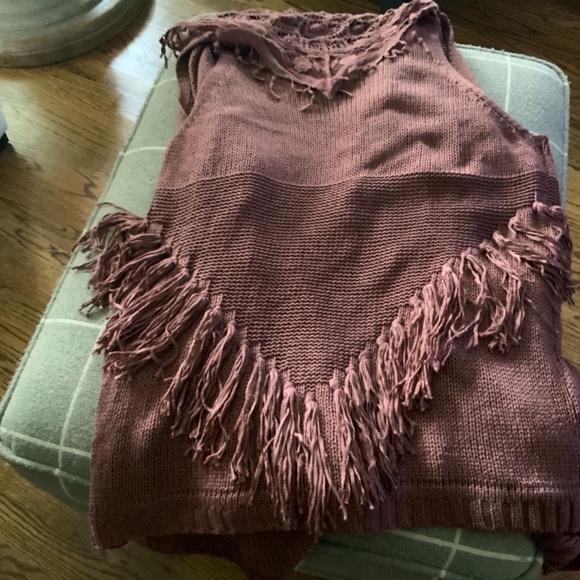 Double Zero Fringe Sweater Vest - Picture 4 of 4